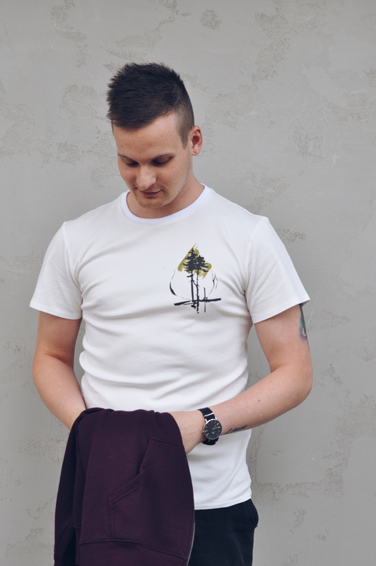 Biobavlněné unisex triko South Elements s potiskem stromu.